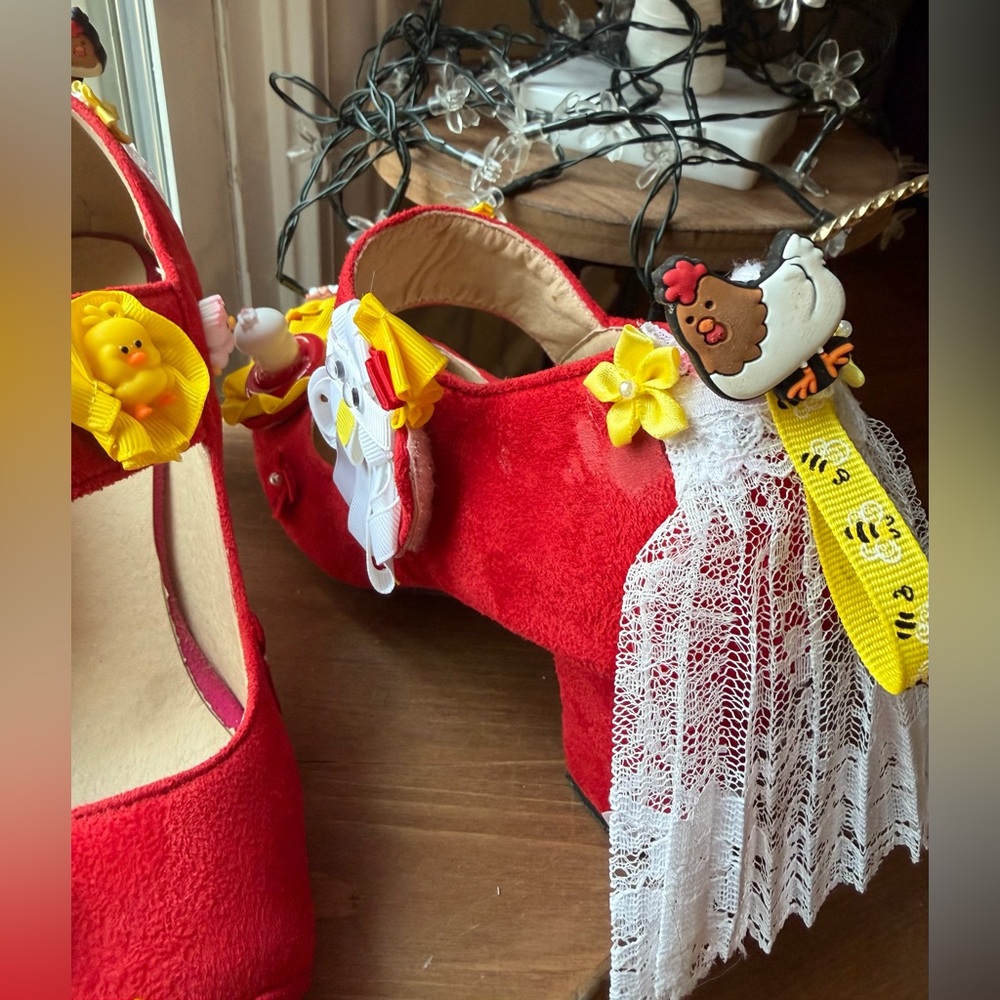 Custom OOAK Hand Embellished Mary Jane Statement Heels in Chicken Theme, size 9 - Picture 5 of 12